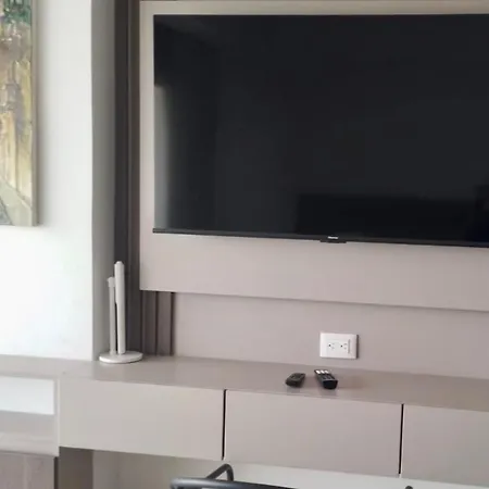 Estrena Ocean Front