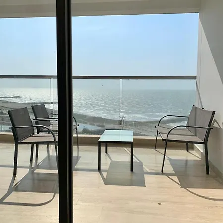 Estrena Ocean Front Cartagena