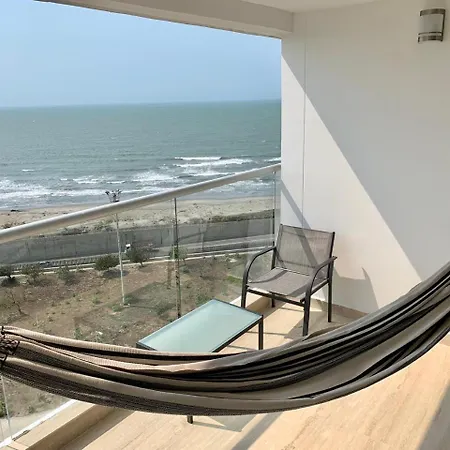 Estrena Ocean Front Cartagena