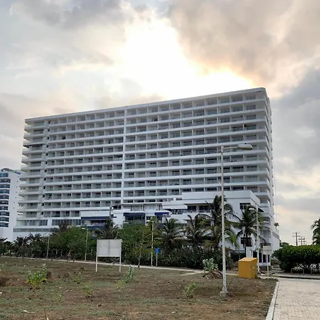 Estrena Ocean Front Apartamento *